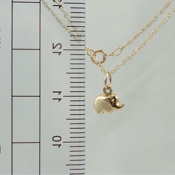 Handmade 14k Solid Gold Elephant Pedant and 14k Solid Gold 18inch chain. - Picture 4 of 8